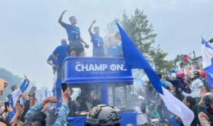 Liburan Pantai Pangandaran, 3 Pemain Persib Bandung Putuskan Naik Sepeda Motor: Okezone Bola
